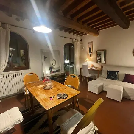Apartment Casa Orisogi Centro Storico Piazza Santa Croce Florence